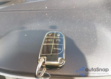 2018 Jeep Compass Latitude 4X4 z USA, uszkodzony, nr VIN 3C4NJDBB3JT483660